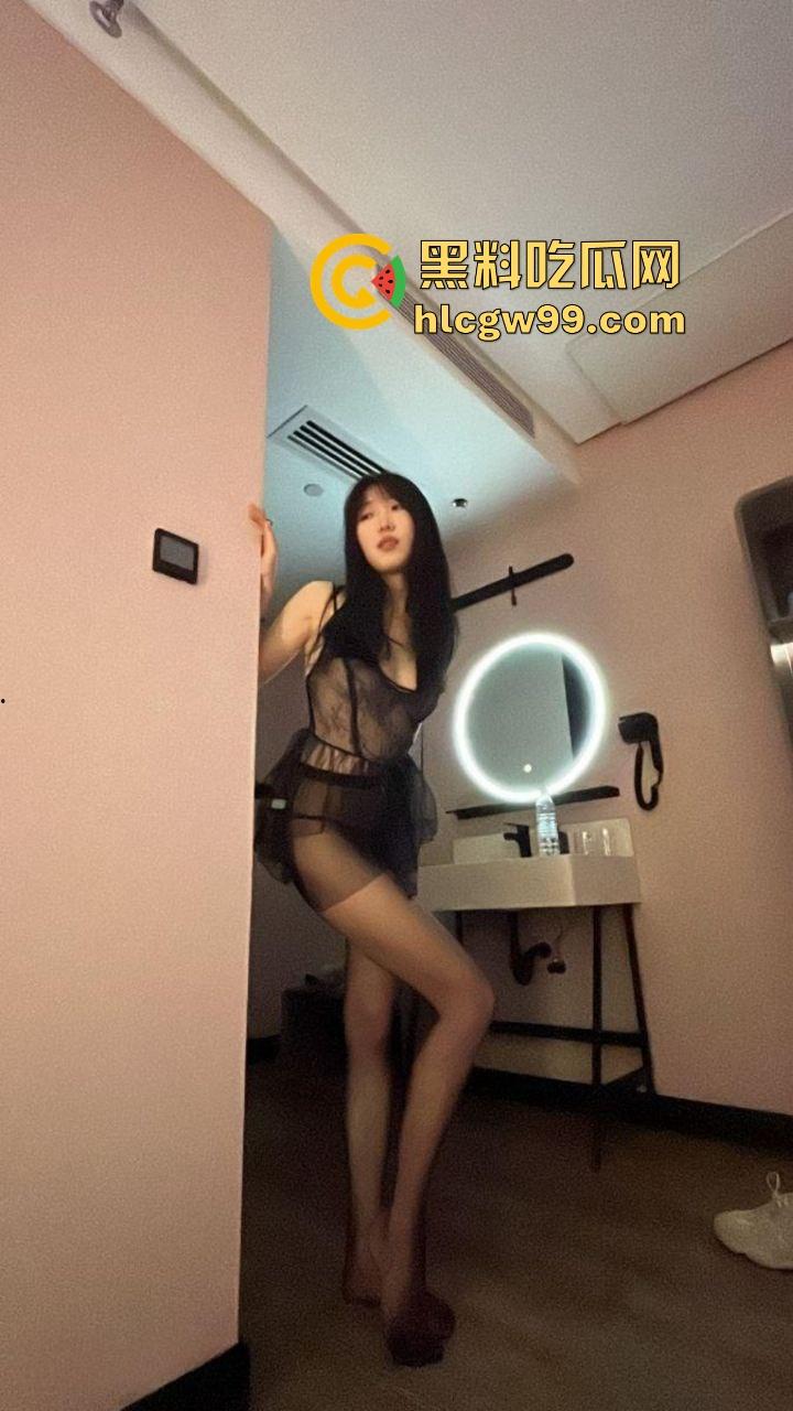 中央戏剧学院播音学妹【林蔚】被男友背刺，情侣私拍做爱视频流出，口交呻吟无套猛操，玩得好花让人看懵！-12