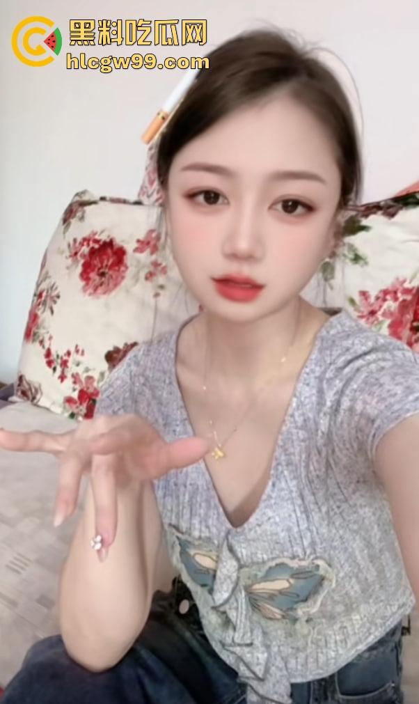 江西精神小妹【萍果】跑路怀化,家里闹翻后混迹酒吧,夜夜夜店蹦迪嗨爆,没钱就开私播抠逼赚快钱,互联网卖逼!-6