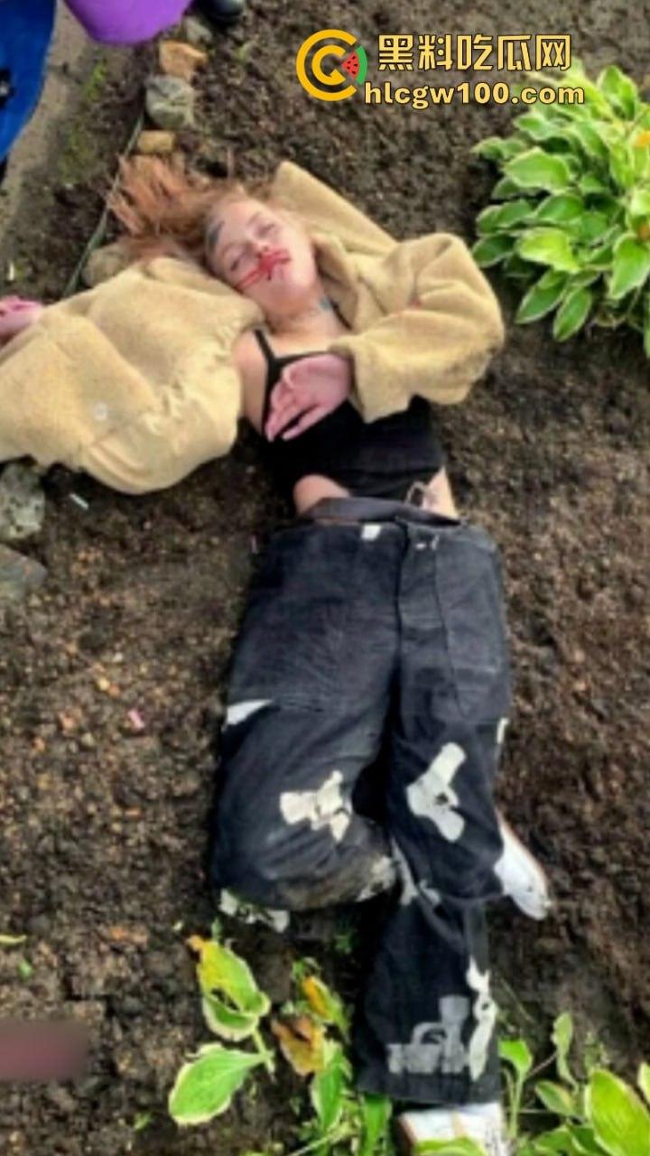 恐怖慎点!花季少女集本献祭 跳楼卧轨头身分离各种血腥自杀场面-3