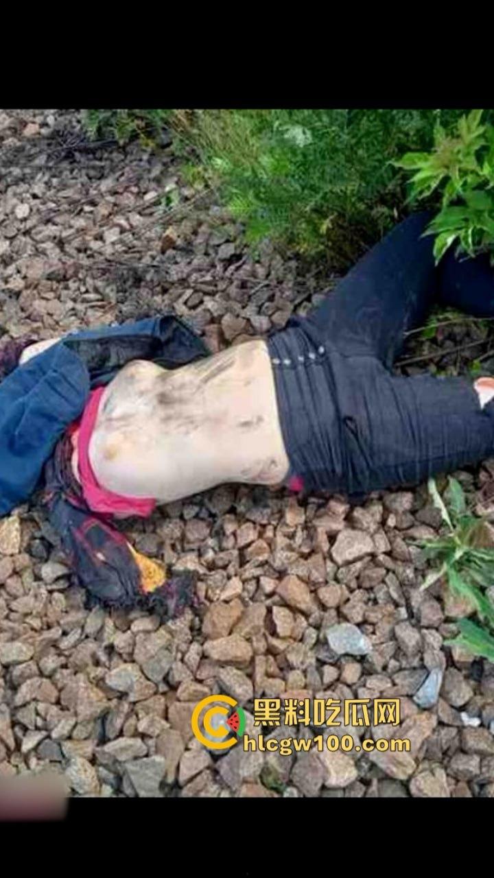 恐怖慎点!花季少女集本献祭 跳楼卧轨头身分离各种血腥自杀场面-12