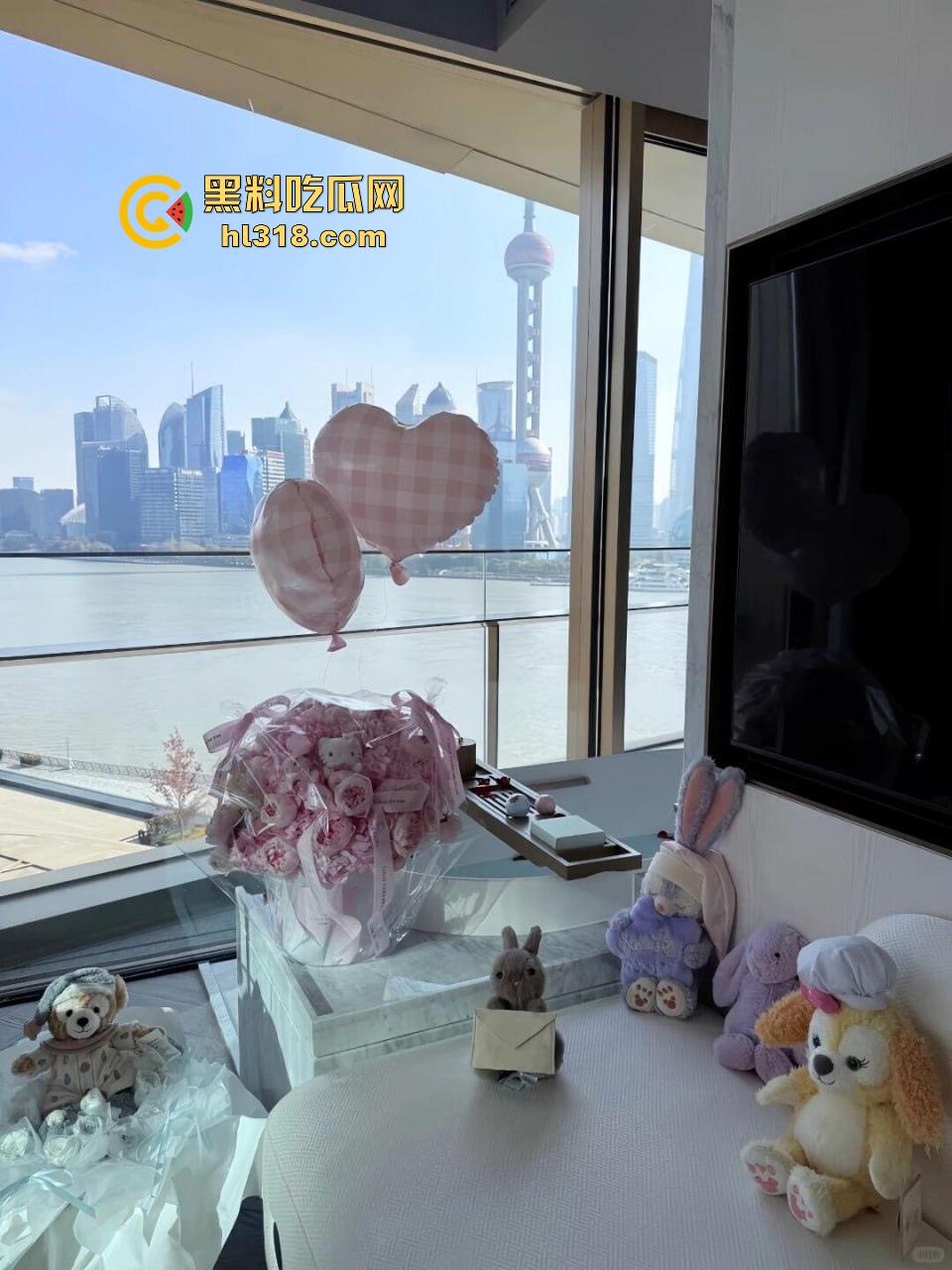 有钱人的玩物,轻轻松松一个小包拿下极品小妹,无套内射绝美小穴,又是羡慕有钱人的一天!-5