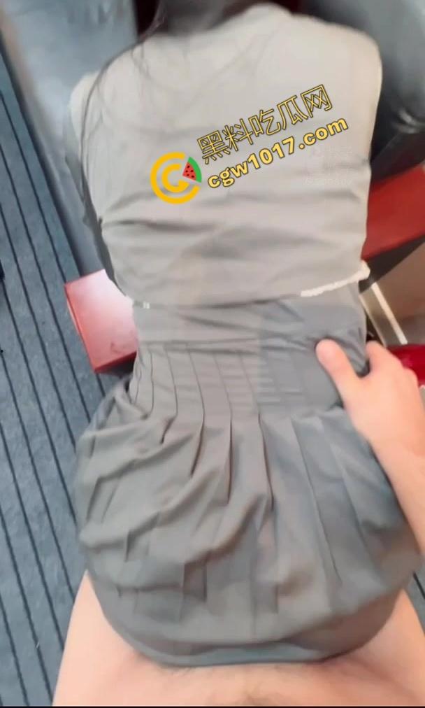 越南宁平海后校领导办公室淫乱大揭秘:校长与众美女狂野博弈!性爱视频曝光,校园内春光无限,道德沦丧!-8