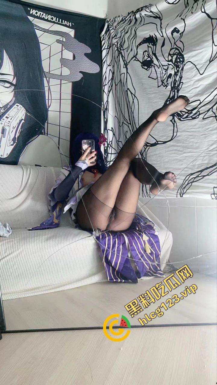 推特反差福利姬【你的kk】10月最新写真泄出，炮机狂插紧致小穴，白浆喷得满屏！-7