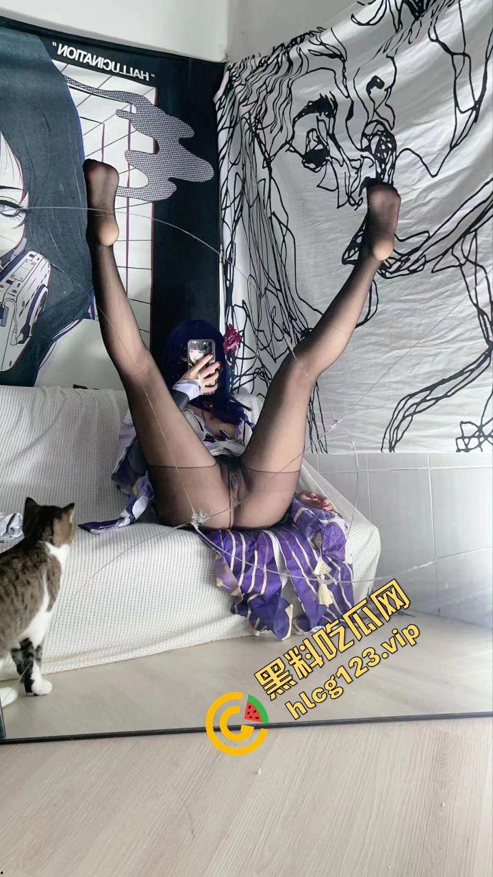 推特反差福利姬【你的kk】10月最新写真泄出，炮机狂插紧致小穴，白浆喷得满屏！-18