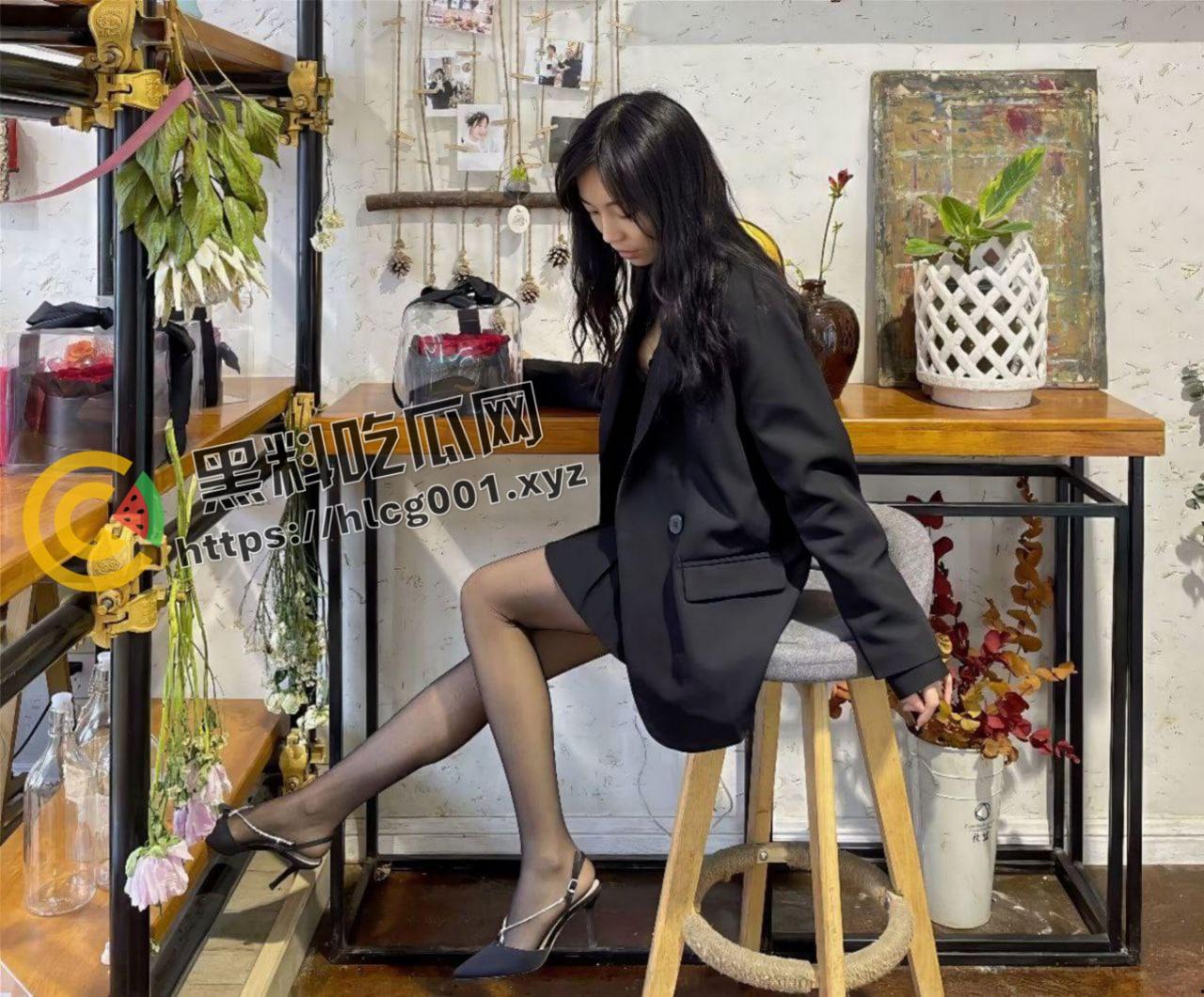 上海气质健身教练被土豪拿下！带到大别墅疯狂后入 奶子都快捏爆了 有钱就是能为所欲为啊-9