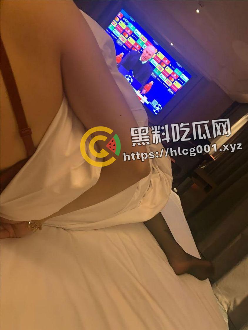 上海气质健身教练被土豪拿下！带到大别墅疯狂后入 奶子都快捏爆了 有钱就是能为所欲为啊-18