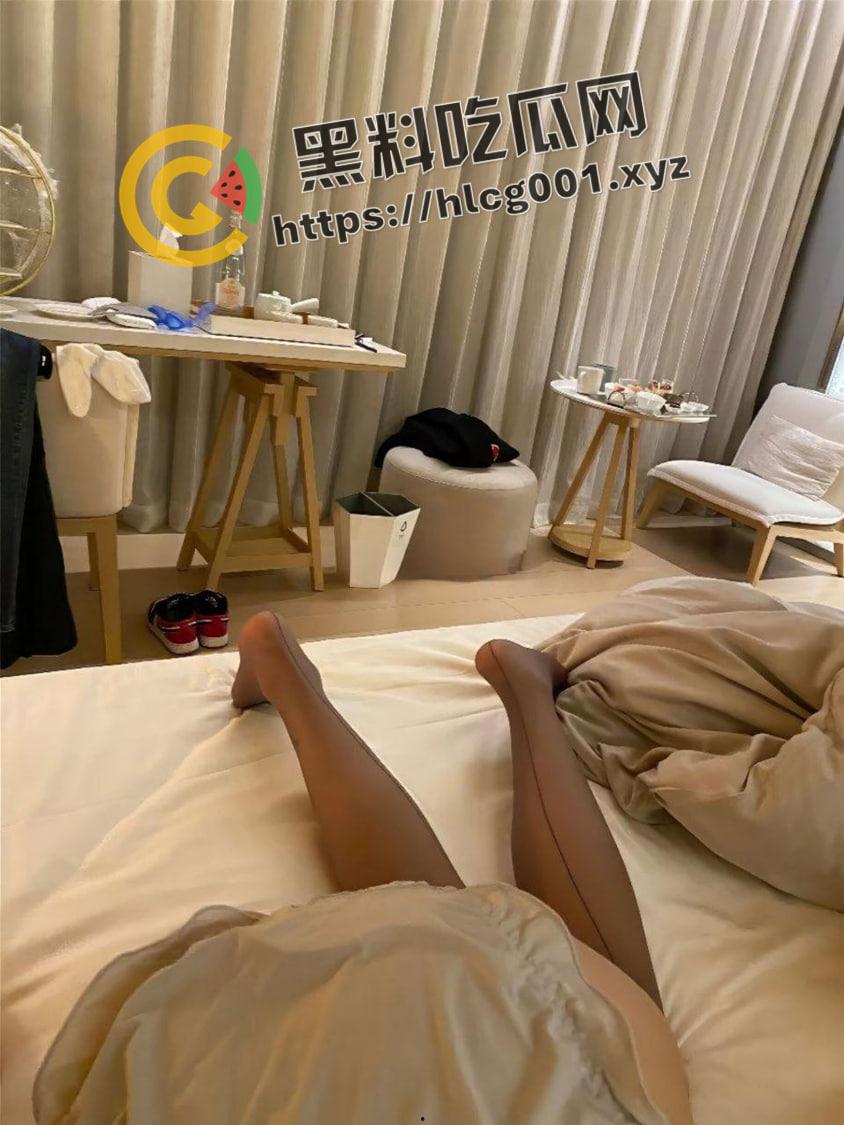 上海气质健身教练被土豪拿下！带到大别墅疯狂后入 奶子都快捏爆了 有钱就是能为所欲为啊-21