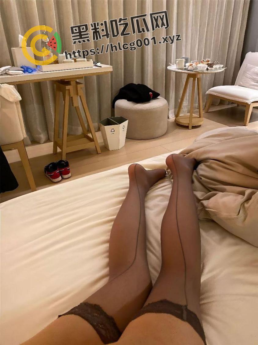 上海气质健身教练被土豪拿下！带到大别墅疯狂后入 奶子都快捏爆了 有钱就是能为所欲为啊-22