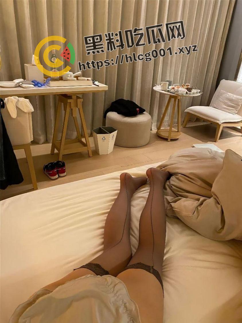 上海气质健身教练被土豪拿下！带到大别墅疯狂后入 奶子都快捏爆了 有钱就是能为所欲为啊-47