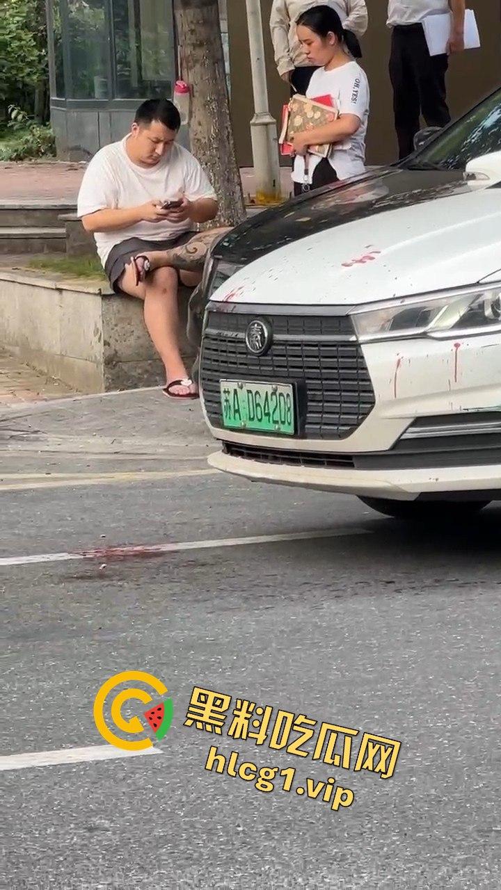 女子因价格争执叫来老公,掏出扳手开瓢,赔偿金额够买辆新车!-3