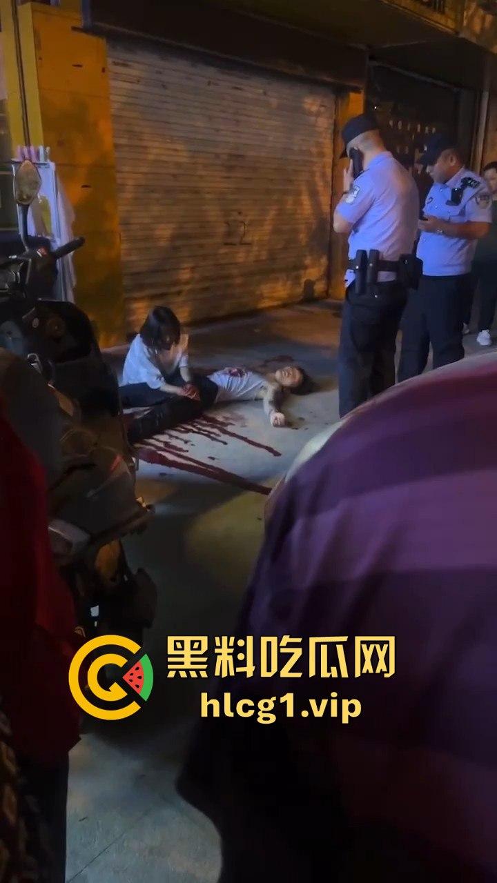 龙湾血腥惨剧!学生斗殴升级,胳膊被生生砍下,校园暴力失控震撼全城!-9