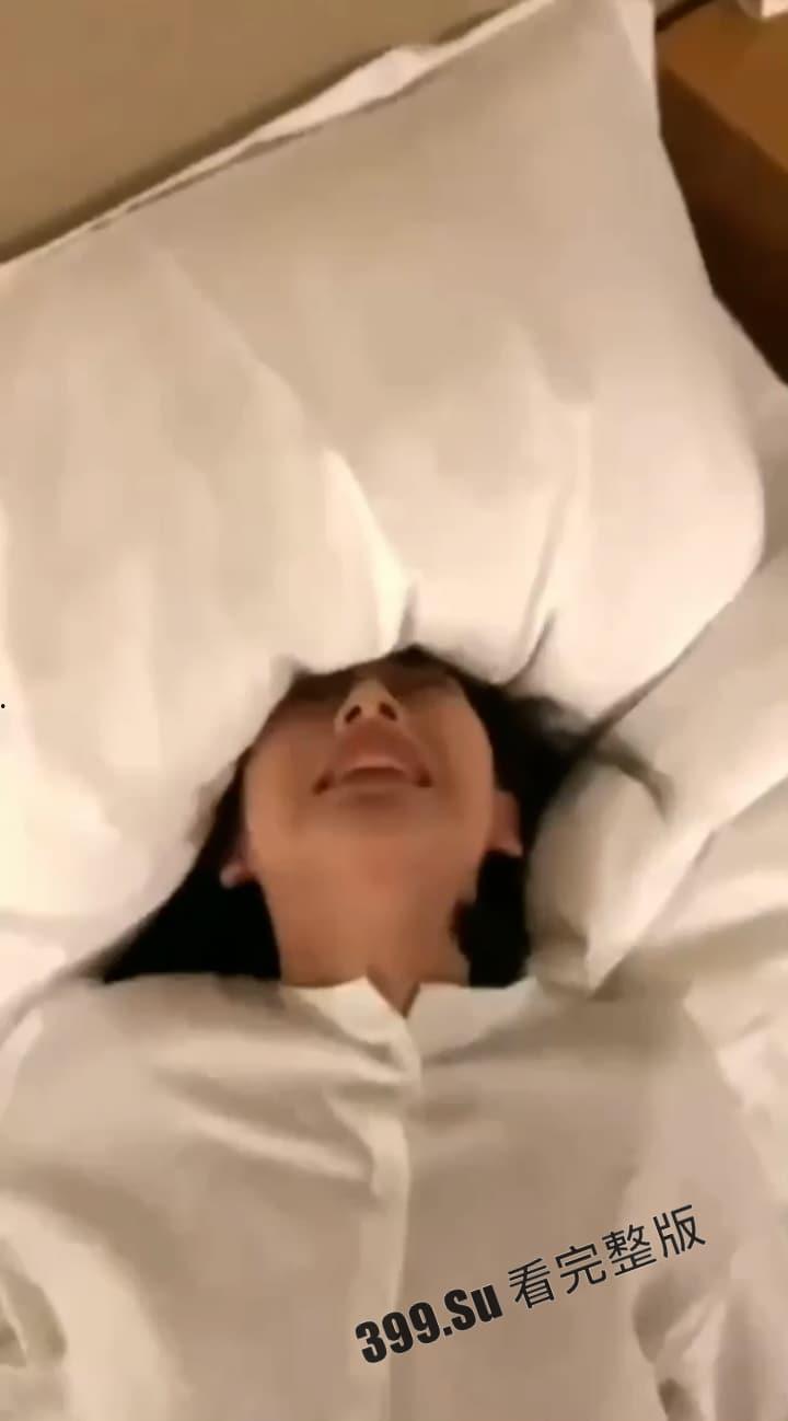 小羊没烦恼约炮金主被爆!抖音 400 万女网红小羊出轨 被现男友抓包 啪啪视频流出-18