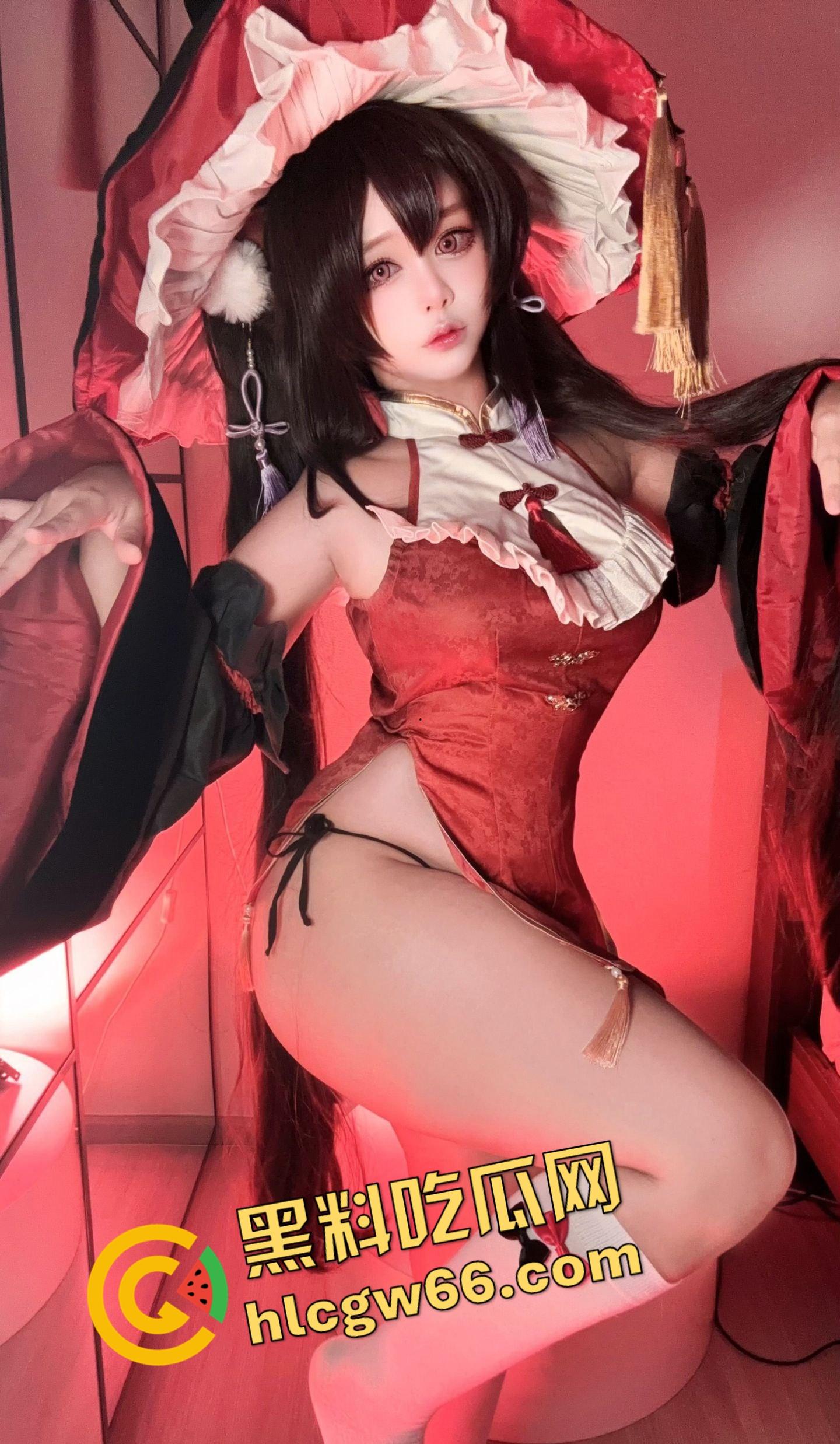 广州漫展COS圈疯批妹子，掰腿窗边榨精，操几下就射，事后还掰逼录像看精液流出来！-6