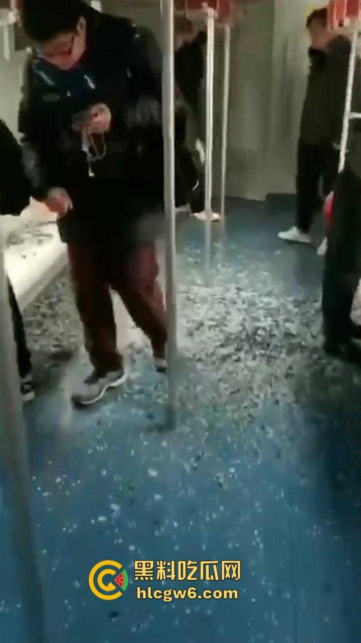 一生捅的最大的篓子!上海地铁1被工地上塔吊侵线砸停 工地项目负责人面临数亿赔偿 天塌了!-12