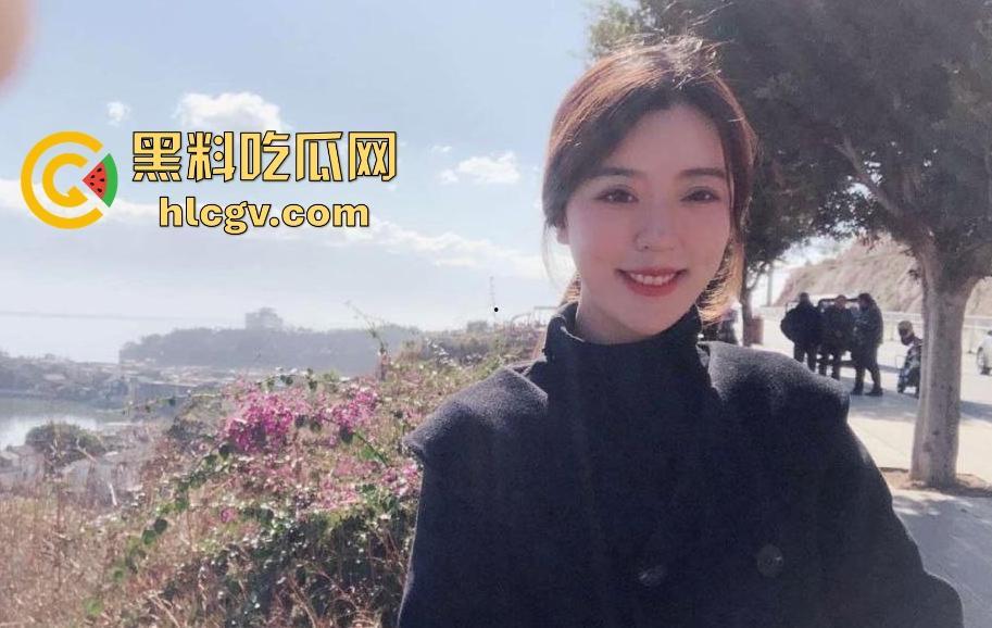 瓜友怒曝三年女友【李玉婷】偷吃丑闻！平时嫌男友脏，背地里给野男人口得比吃海底捞还香！-1